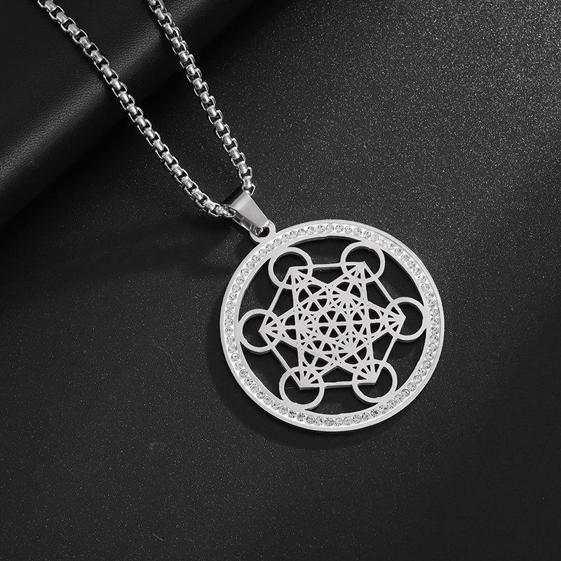 Six-pointed Star Array Hollow Retro Fashion Light Luxury Jewelry Pendant Necklace