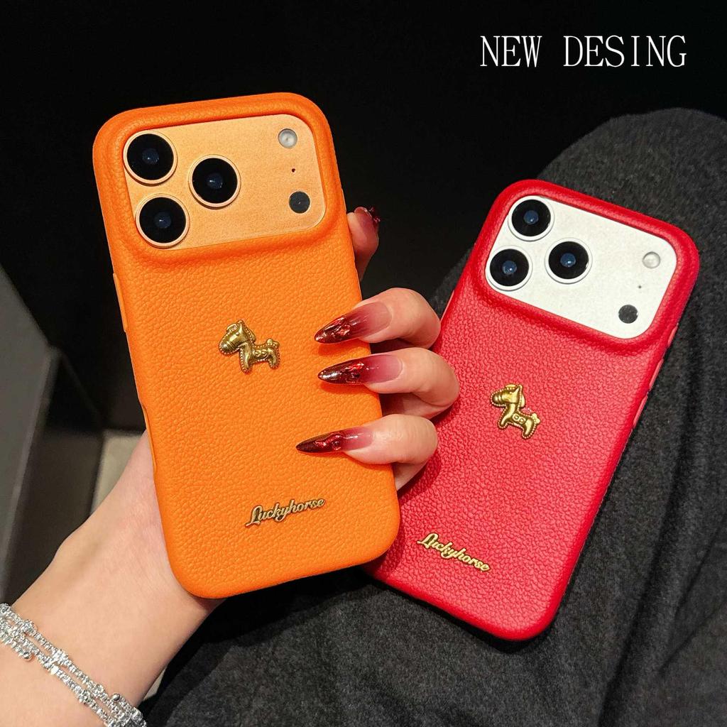 Чехол для iPhone 17 Pro Max: 3D Дизайн Золотой Лошади, Текстура Кожи, Матовое Покрытие, Совместим с Apple 16