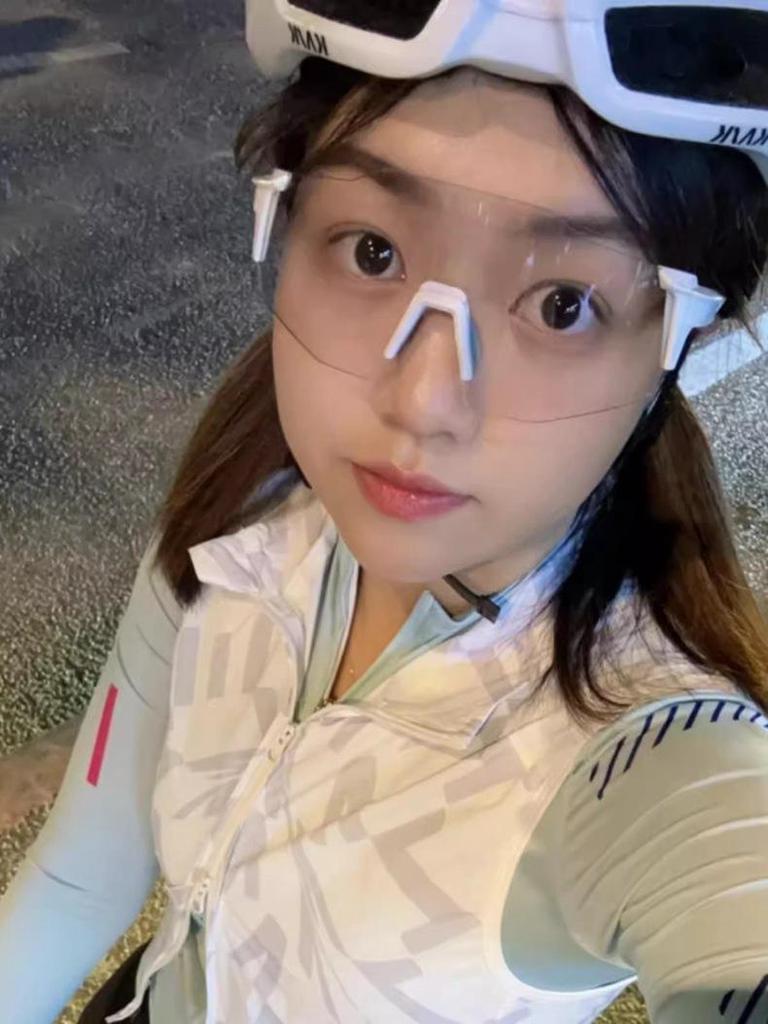 White Frame Photochromic Cycling Glasses - Day & Night UV Protection for Men & Women