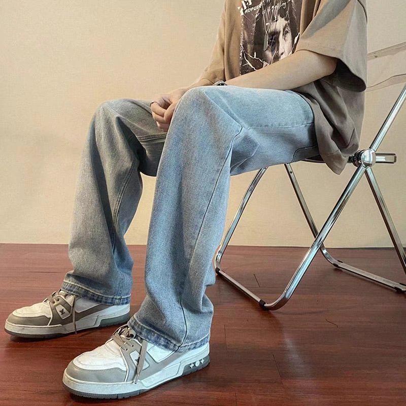 Men's Light Wash Straight-Leg Jeans: Trendy, Loose-Fit for Spring and Summer