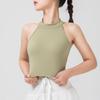Женский ударопрочный топ для йоги без рукавов с фиксированными чашками и стильным дизайном спины для бега и фитнеса.