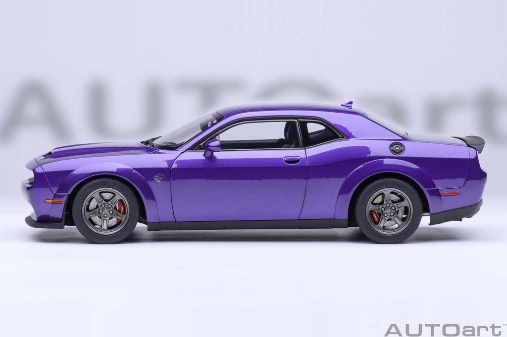 AUTOart 118 Dodge Challenger SRT Super Stock 2023 (Жемчужный Фиолетовый [СЛИВОВЫЙ БЕЗУМНЫЙ]) Готовая модель 71768