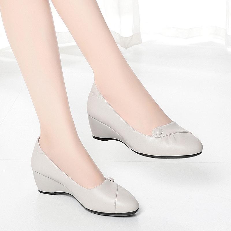 Женская мода Легкие удобные туфли на танкетке Весна Осень Женские повседневные туфли Обувь для улицы Черные кожаные туфли-лодочки