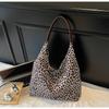 Новая простая и модная осенне-зимняя персонализированная сумка-тоут с леопардовым принтом большой вместимости на плечо/подмышку