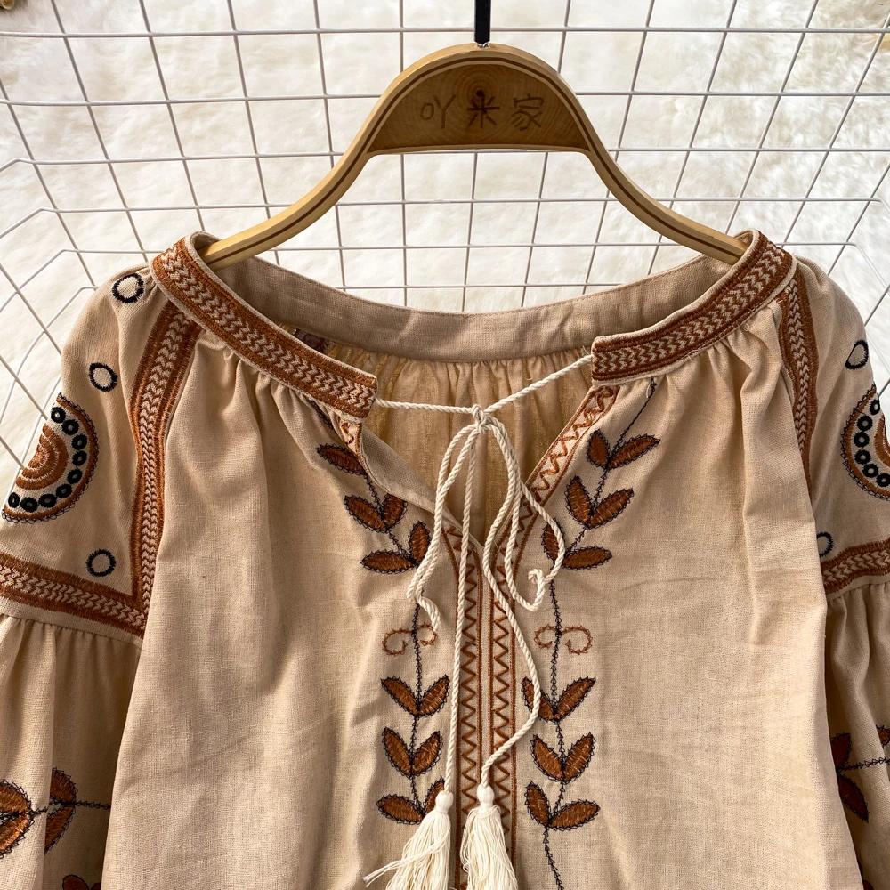 Блузка женская свободного кроя с круглым вырезом, цветочной вышивкой и рукавами-фонариками в этническом стиле, весенне-осенняя