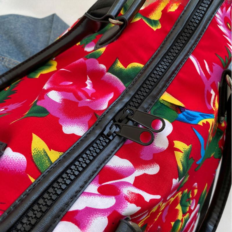 Chinese Ethnic High Capacity Travel Bag Versatile Contrasting Color Sports Fitness Handbag Personalized Northeast Big Flower Cotton Coat Crossbody Bag