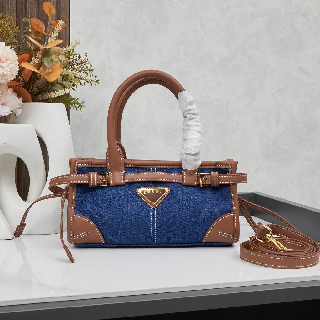 Prada Новая сумка Bonnie из коровьей кожи Высококлассная Однотонная кожаная сумка-тоут со съемной нижней сумкой Мастерство