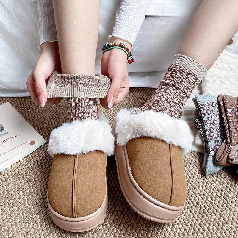 5 Pairs of Thick Mid-calf Socks for Women In Autumn and Winter, Retro Leopard Print Warm Combed Cotton Pile Socks for Women