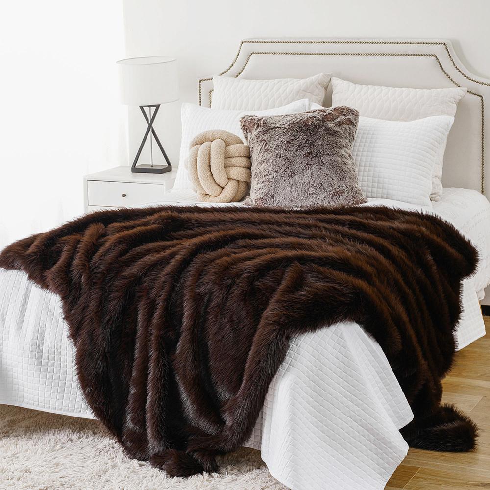 Battilo Fluffy Soft Blankets Luxury Fur Blanket for Bed Sofa Mink Faux Fur Throw and Blankets Large Warm Blanket for Home Decor