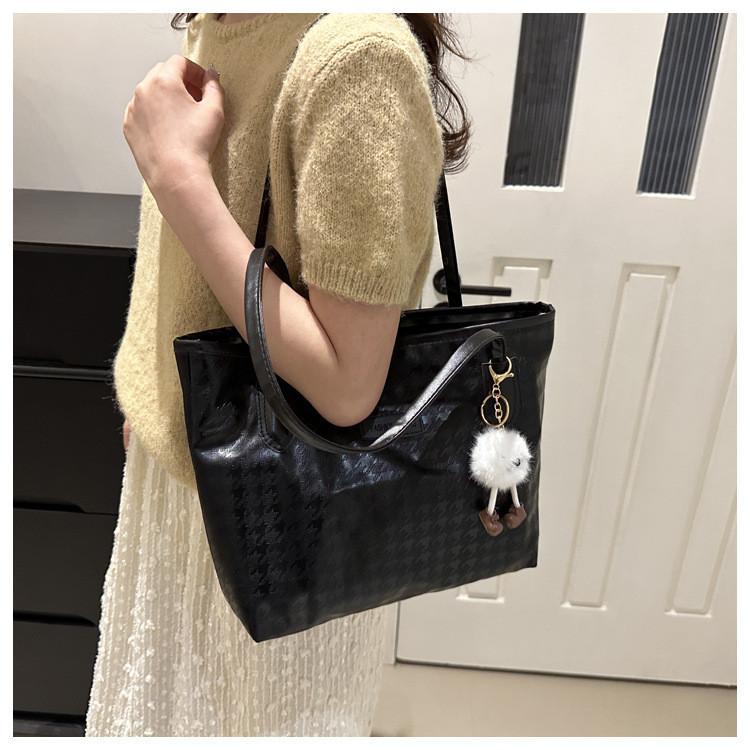 Trendy Oversized Tote Bag Women's 2024 Spring Street Style Shoulder Bag Student Commuter Bag