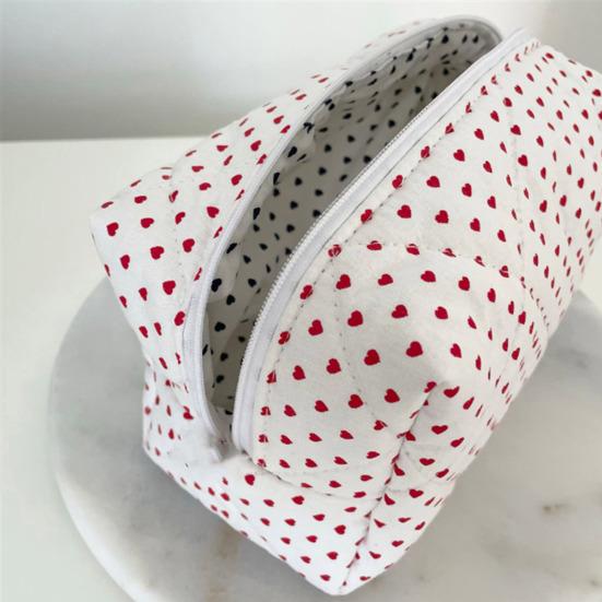 Косметичка Большой емкости Застежка-молния С сердечным принтом Хлопковая стеганая портативная легкая губная помада Коричневый карандаш Кисть для макияжа Дорожная косметичка