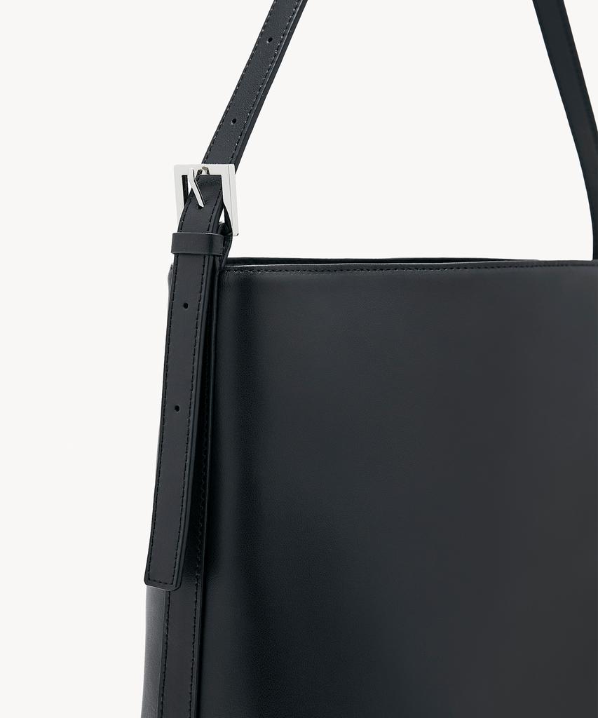 Clave Lily Black Tote Bag