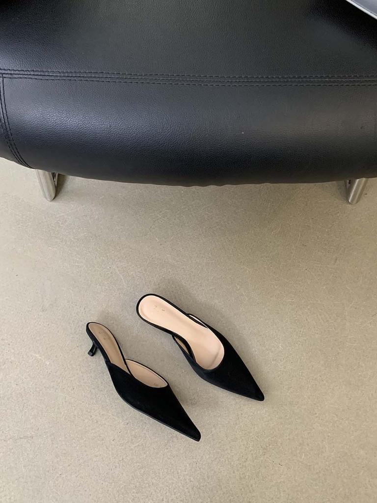 Модные женские шлепанцы из флока, тапочки с острым носком, мюли, туфли 2024 года, новые поступления, модные туфли на низком каблуке, бежевые, белые, черные