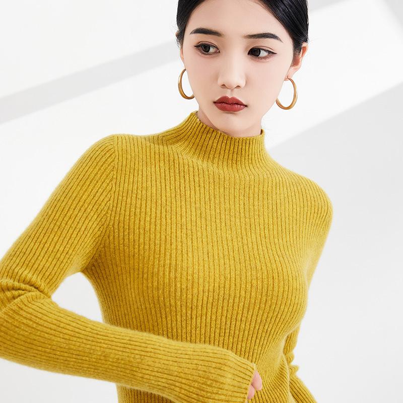 Женская трикотажная нижняя рубашка с полувысоким воротником и топом с длинными рукавами на осень и зиму. Новый женский пуловер-свитер можно носить снаружи