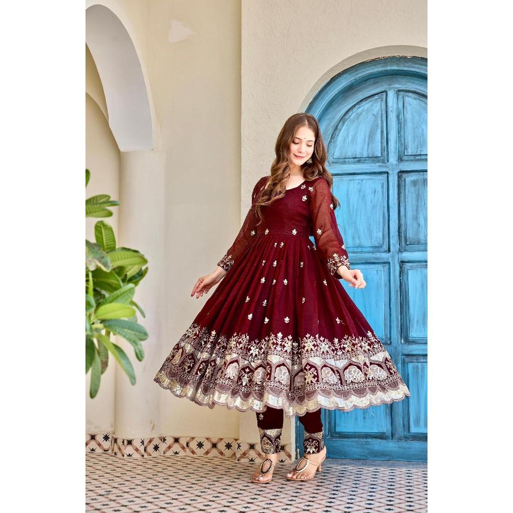 Новый оригинальный набор из 3 курток