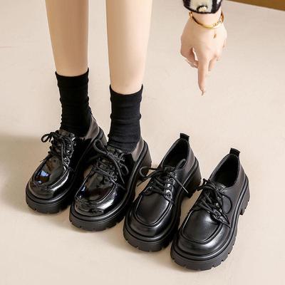 Женские черные ретро лоферы на толстой подошве, увеличивающие рост, в британском стиле, коллекция весна 2025