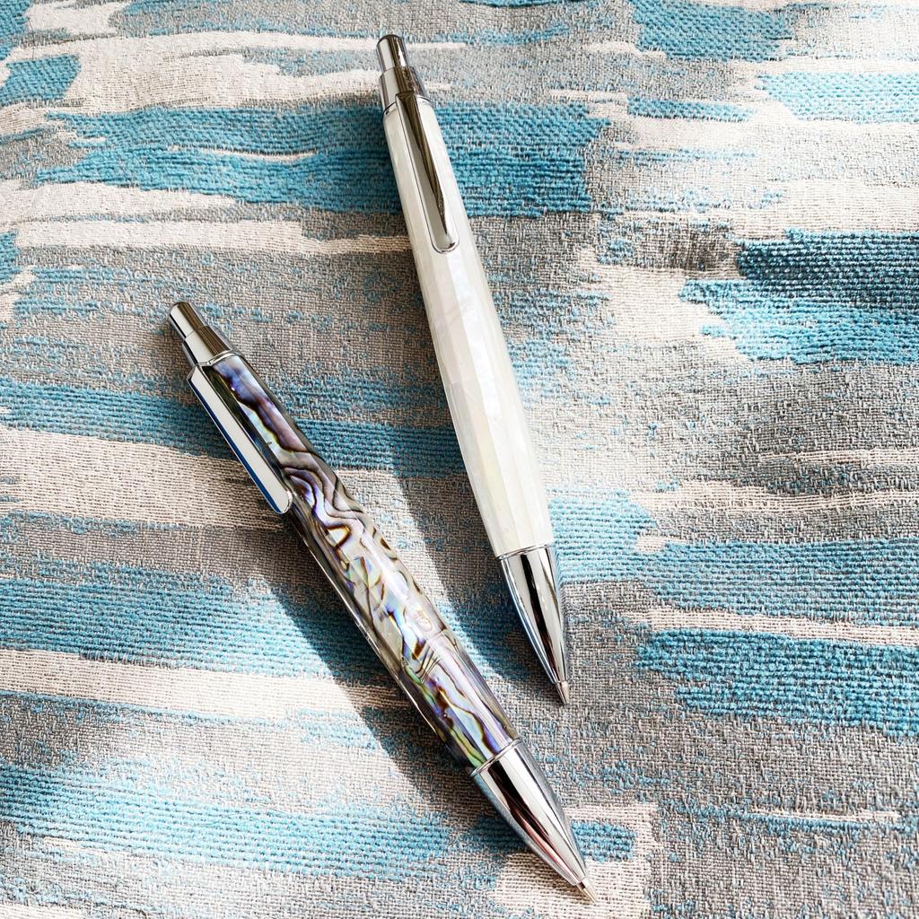 LACHIEVA LUX Механический карандаш из натуральной раковины абалона, Роскошная раковина, В комплекте 12 стержней 0,7 мм, Дизайн, 0,7 мм