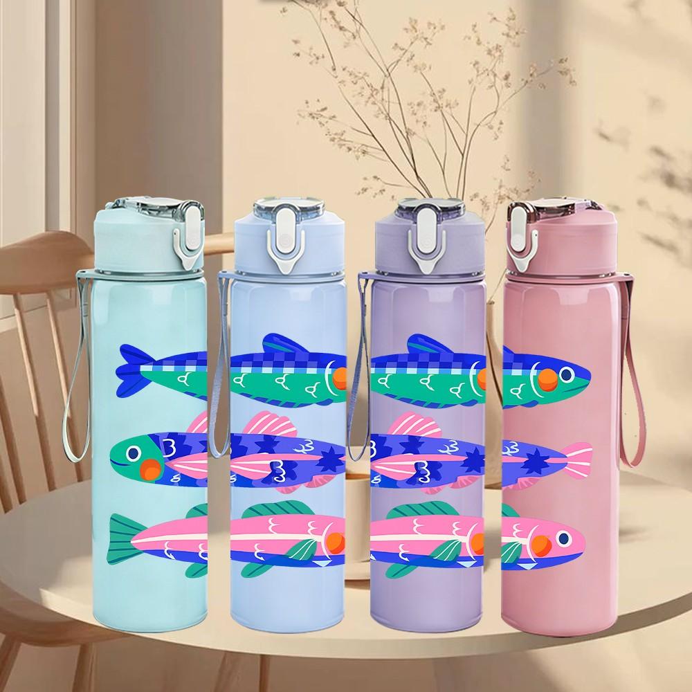 1PC Colorful Group Fish Pattern 750ml Color Plastic Sports Water Bottle Leakproof Flip Straw Lid Suitable for Sports Office Home Use