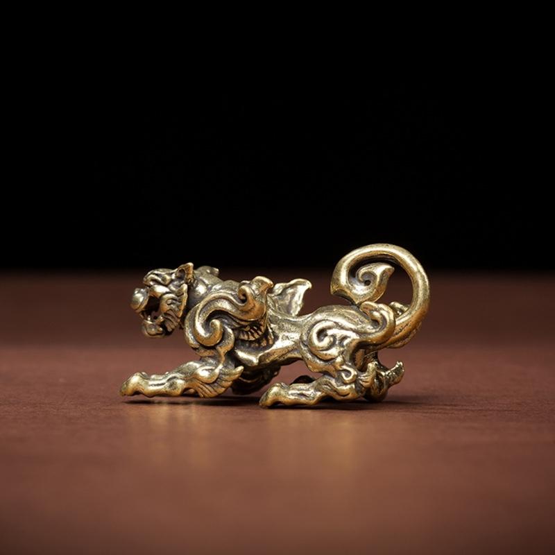 Китайская мифическая латунная статуэтка цилиня, миниатюрная, литая, фигурка древнего бога, настольное украшение, декор для кабинета, подарок