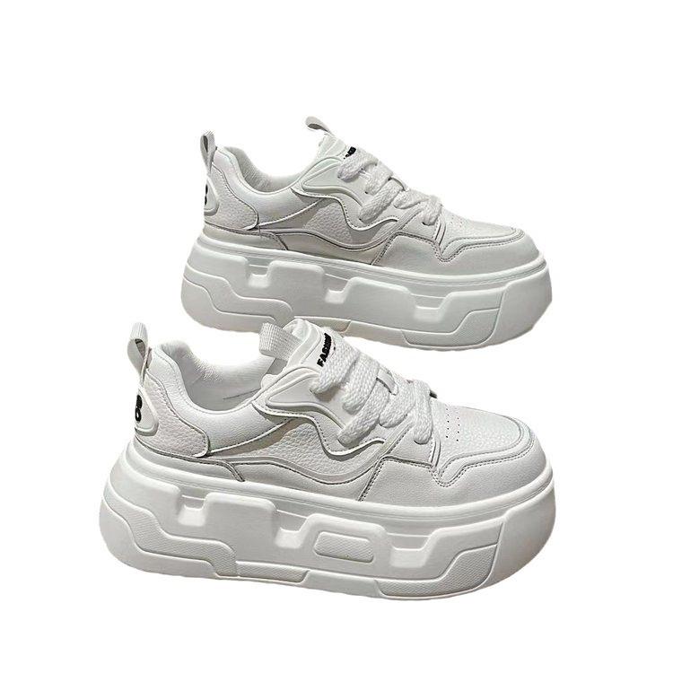 Маленькие белые туфли на платформе женские весна 2024 универсальный дорогой тренд увеличивает ультралегкую маленькую повседневную спортивную обувь тренд