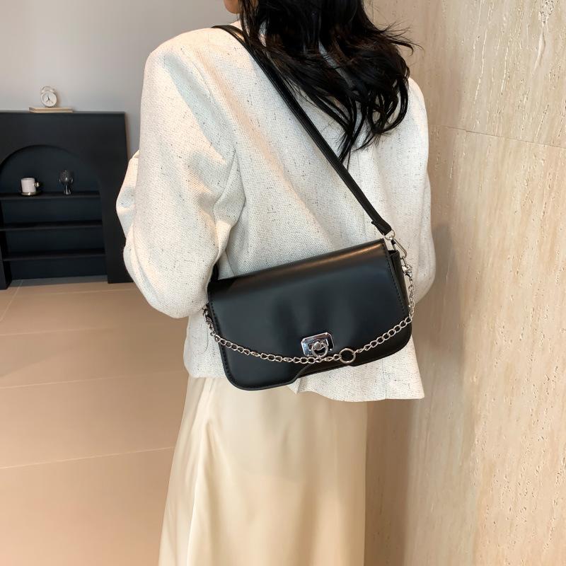 Casual Personalized Shoulder Bag Spring New Bag for Women Korean Version of Personalized Crossbody Bag Fashionable Simple Square Bag