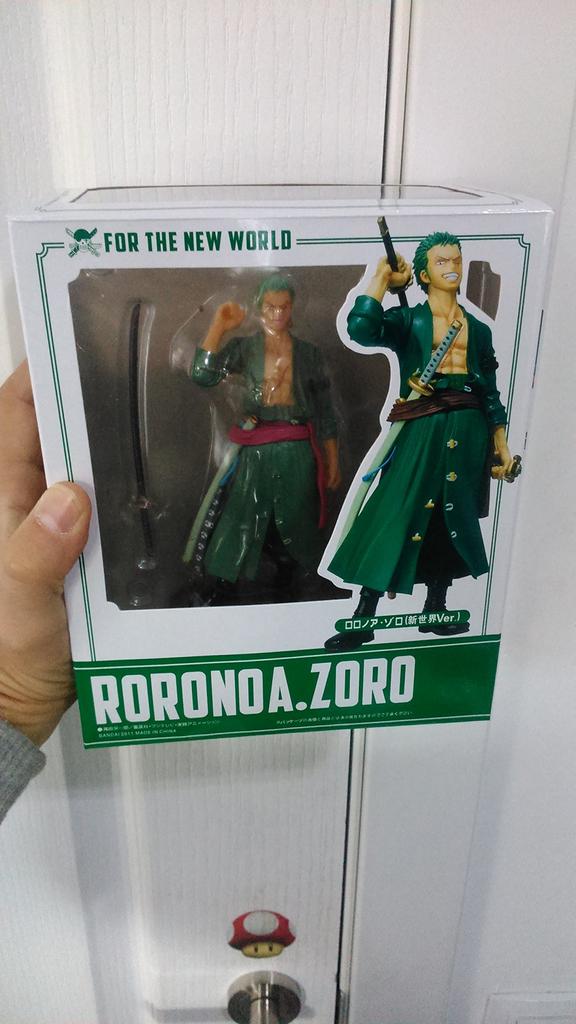 TAMASHII NATIONS Figuarts ZERO Roronoa Zoro World Edition (New Ver.)
