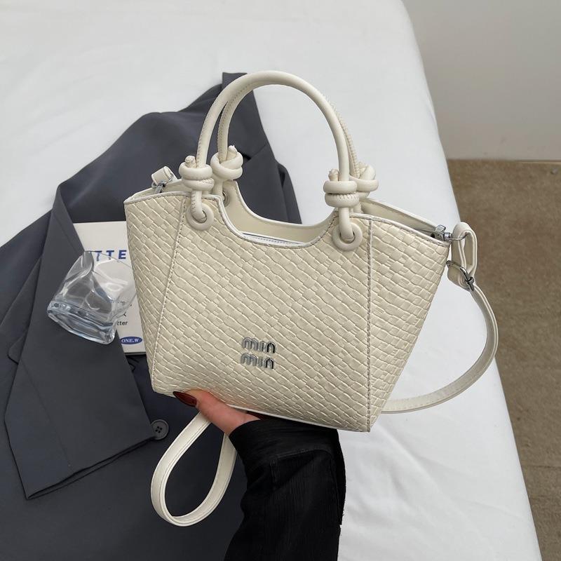 Нишевые плетеные сумки женские новые летние универсальные сумки-мессенджеры модные сумки-тоут сумки-ведра