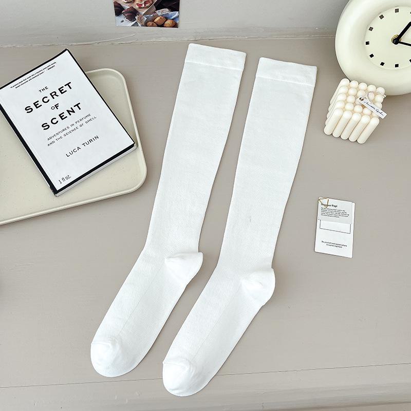 Компрессионные гольфы выше колена в японском стиле черного и белого цвета для прыжков и фитнеса