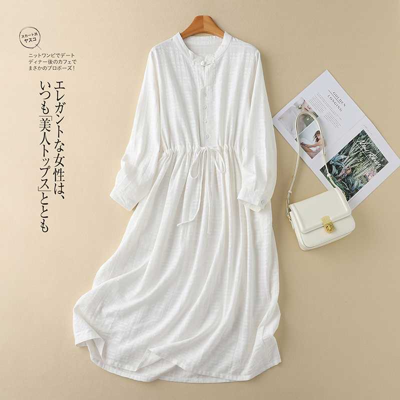 Винтажное платье с длинными рукавами и длинной юбкой