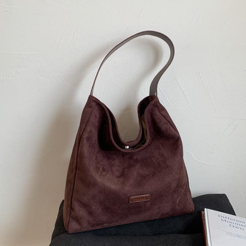 Ретро сумка женская большой вместимости 2025 новая осень и зима универсальная простая наплечная сумка текстурная сумка-тоут для поездок