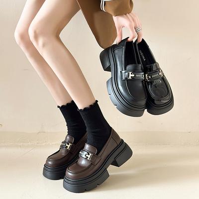 Осень 2025 новая маленькая мужская обувь для увеличения роста черные лоферы женские ретро британский стиль толстый каблук на одном педале маленькие кожаные туфли