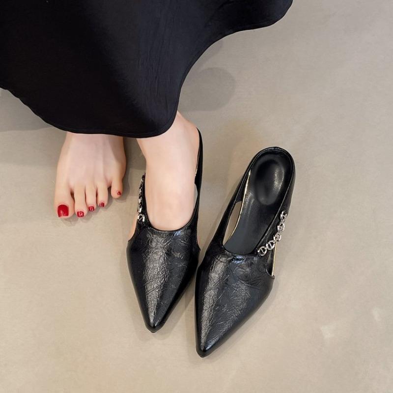 Ретро туфли-полусапожки с острым носком и металлической цепочкой, женская уличная мода, туфли-баотоу с мелким вырезом, простые туфли на низком каблуке