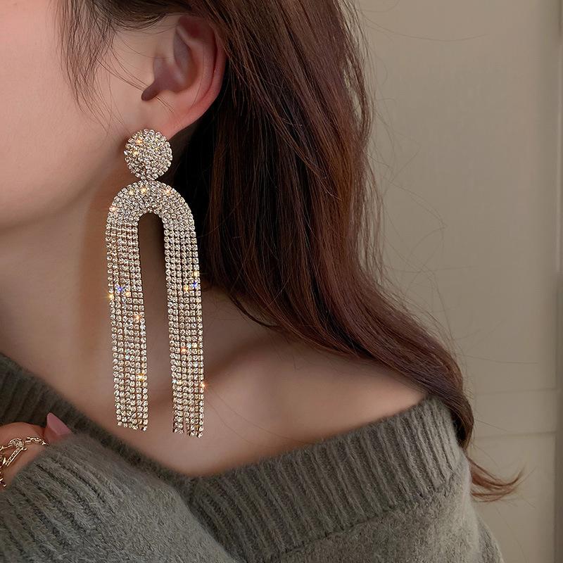 Серебряные Игольчатые Металлические Серьги с Алмазной бахромой Мода Европы и Америки Длинные Серьги Легкая Роскошь Дизайн Личности Серьги Женские