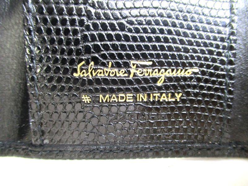 Authentic Salvatore Ferragamo Vara Black Leather Gold H/W 6Pics Key Case #9754  Open box