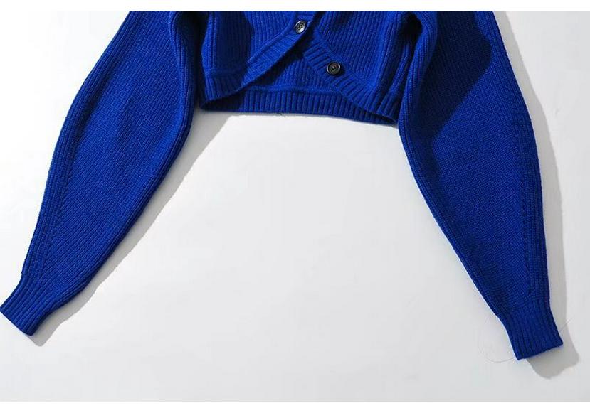 Spring 2023: Retro Style Women's Sweater - Big Buttons, Long Sleeve, Short Jacket Design
