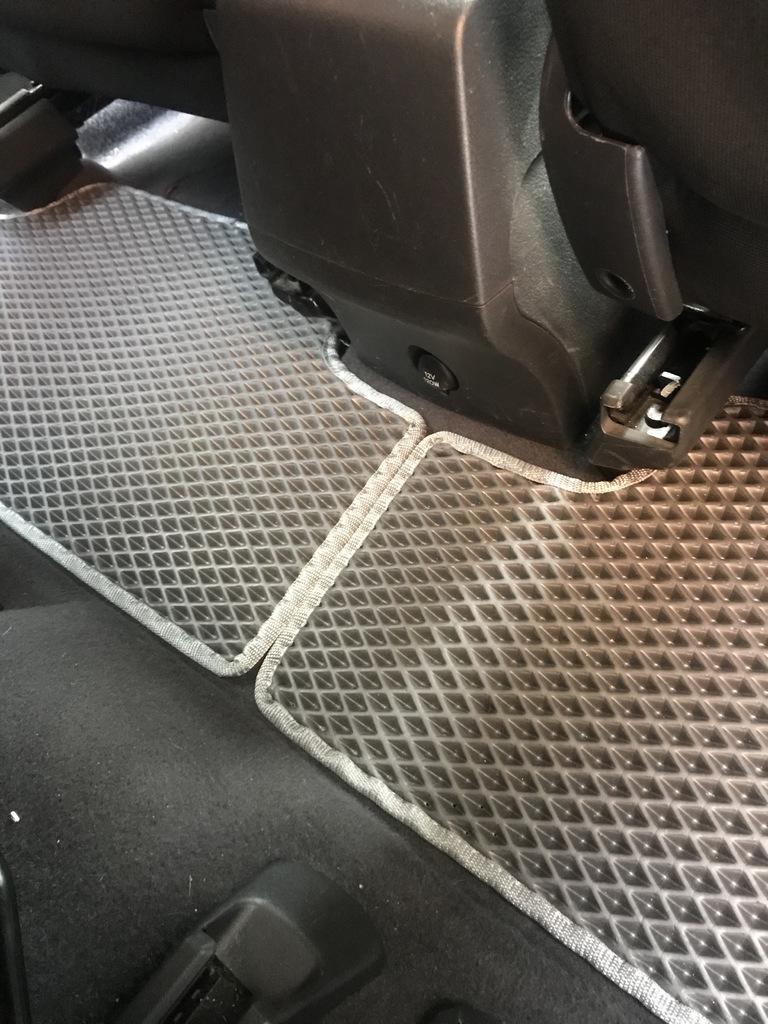 Коврики EVA (черные) для Toyota Corolla Verso 2004-2009 гг