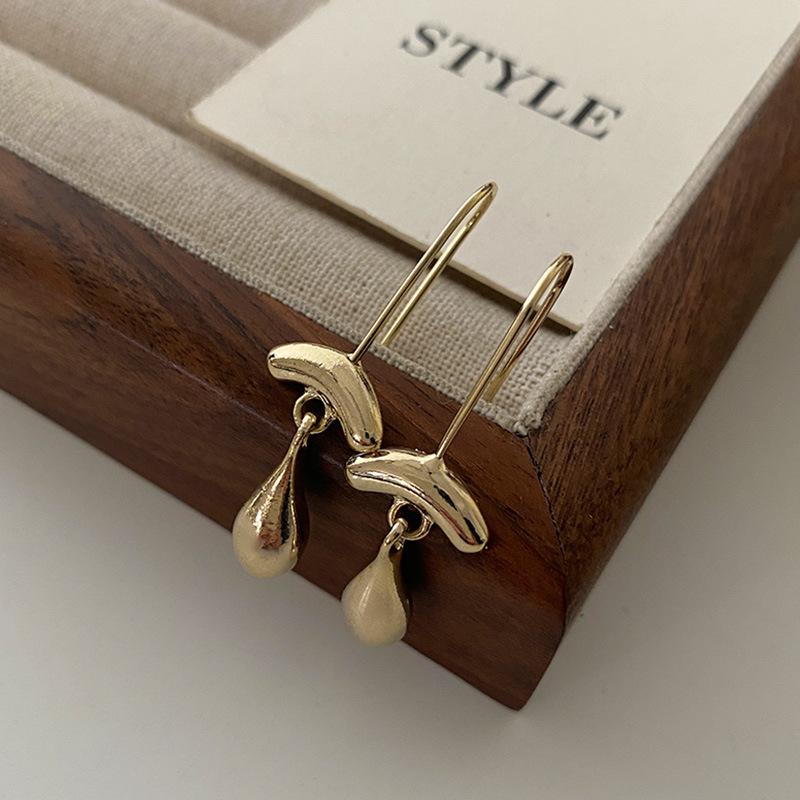 Металлические серьги-капли с длинной кисточкой, изысканные маленькие серьги, универсальные, нишевые, атмосферные, высококачественные украшения для ушей