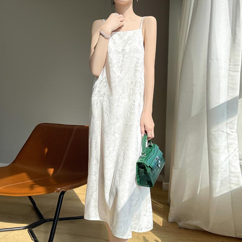 Весна Новое Женское Платье из Ацетатного Сатина с Жакардовым Узором на Воротнике и Бретелях, Без Рукавов, Длинное