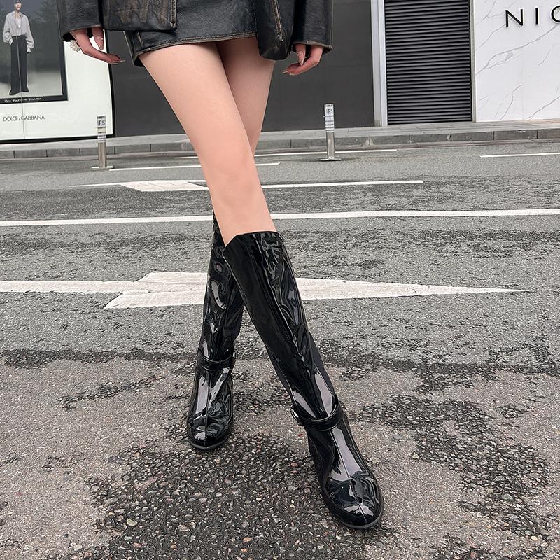 Women's flat-bottomed boots autumn and winter new large-size medium boots solid color versatile casual inner heel boots