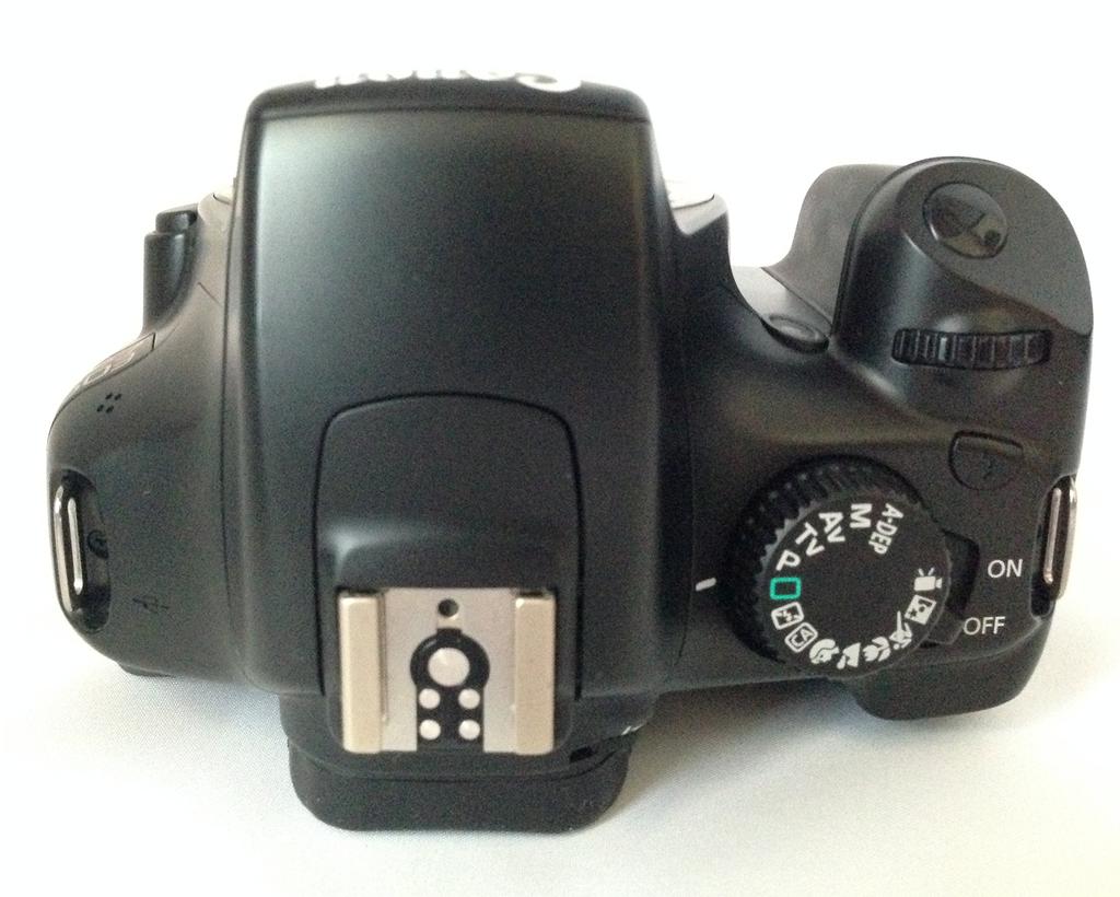 Canon Цифровая зеркальная камера EOS Kiss X50 с объективом IS II, в комплект входит черный EF-S18-55mm F3.5-5.6 KISSX50BK-1855IS2LK