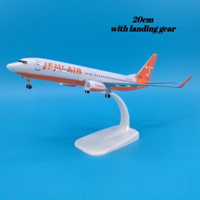 Модель самолета Boeing 737 авиакомпании JEJUAIR (Корея), 16/20 см, литая из металла, игрушка для коллекционирования.