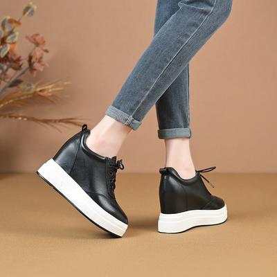 Туфли на танкетке с толстой подошвой и ремешком, кожаные, повседневные, весна 2025, новая подошва-маффин, водонепроницаемая платформа 10 см, увеличивающие рост, одинарные туфли