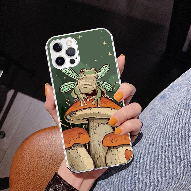 Коттеджкор Лягушка Гриб Кавайный Чехол для Телефона Для iPhone 17 Air 16 Pro Max 16E 15 + 14 Plus 11 12 13 Mini 7 8 SE Подарок Печатная Крышка