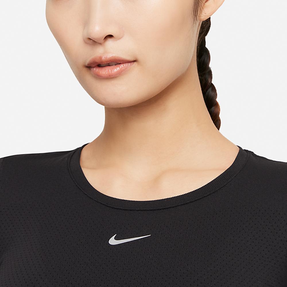 Nike Женские черные футболки с круглым вырезом, умеренного прямого кроя DD0589-010