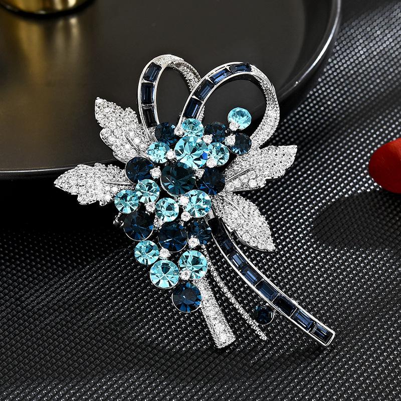 European Heavy Industry Luxury Fireworks Temperament Elegant Coat Accessories Brooch Exquisite Versatile Clothing Accessories