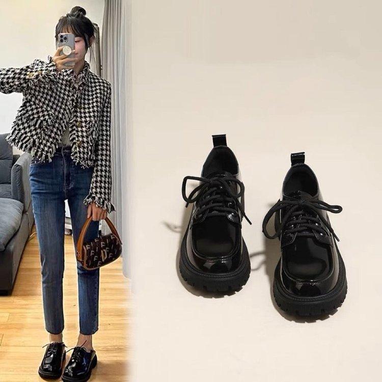 Маленькие кожаные туфли женские в британском стиле весна и осень 2024 новые модные черные универсальные туфли на толстой подошве со шнуровкой женские туфли