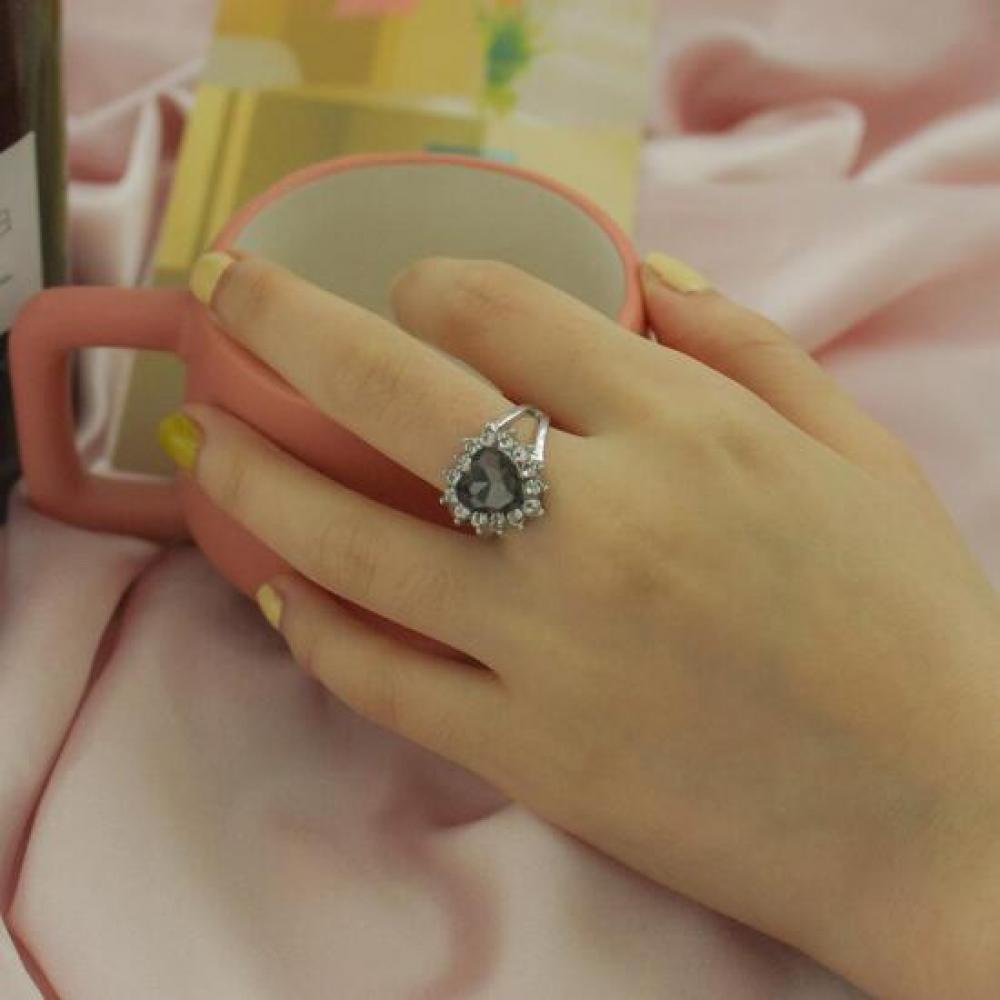 Rinuho Retro Women S Ring Cubic cryStal Big Heart Shape