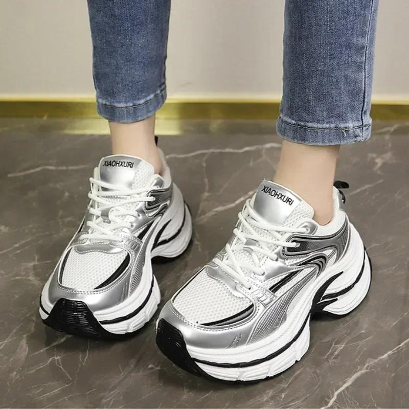 Спортивная обувь 2024 года, модная новая спортивная обувь на платформе, осенняя повседневная обувь на шнуровке с сетчатой поверхностью, дышащая женская обувь для ходьбы