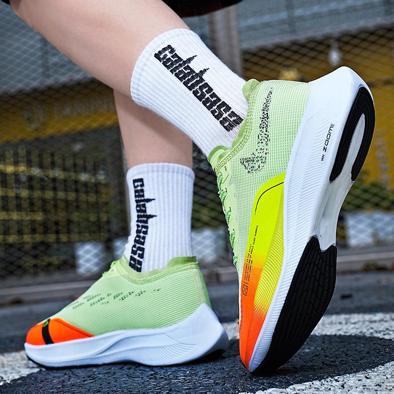 Men's Shoes Summer New Fly-woven Breathable Mesh Carbon Board Running Shoes Korean Version Fashion Live Broadcast Popular Couple Sports Shoes