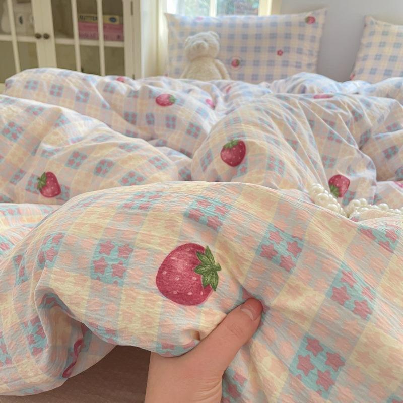 Korean Girls Strawberry Bedding Sets Bed Sheet Duvet Cover with Pillowcase Queen King Size Quilt Cover Set Soft Bed Linen Set